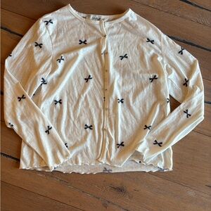 Como Sleep Cream Cardigan with Navy Bow Accents